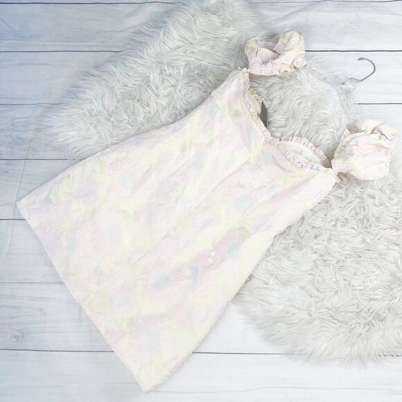 Lulu’s Banquet Invitation Yellow Floral Jacquard Off-the-Shoulder Dress Sz Med - Picture 4 of 5